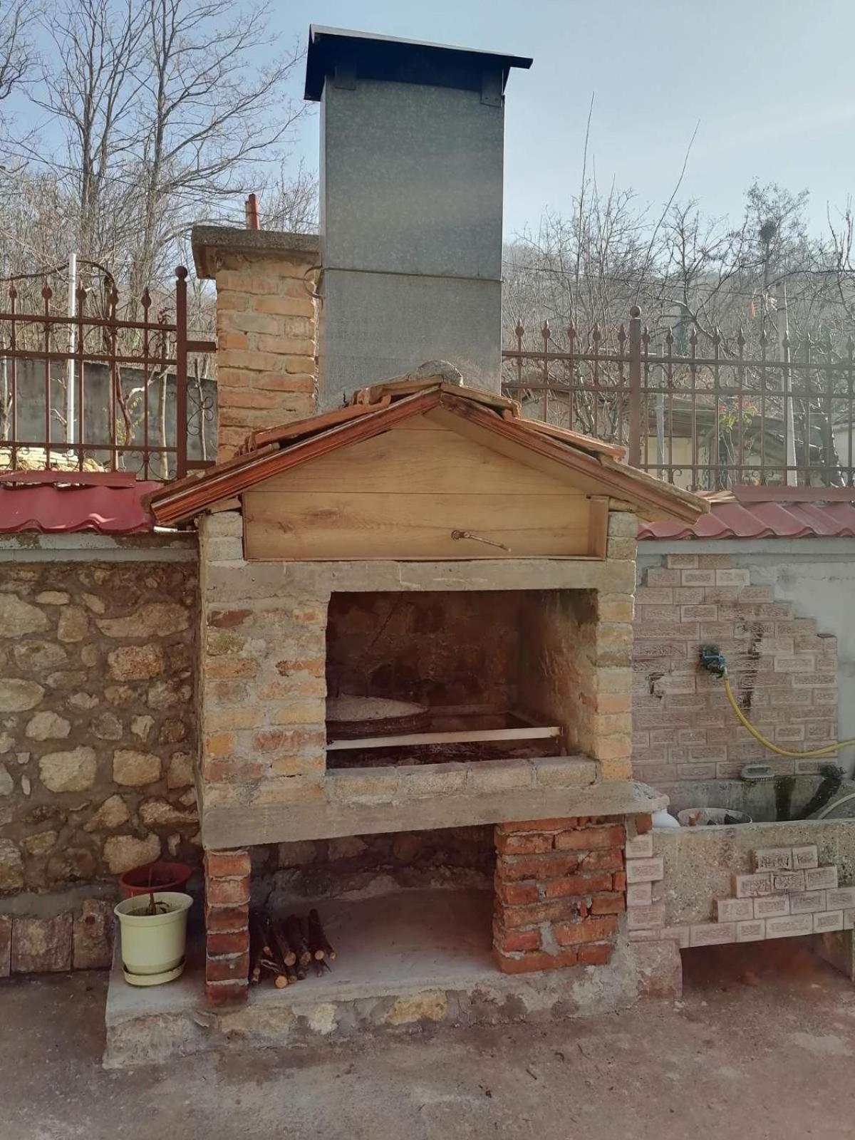 Vila Tradicionale Violeta Korce