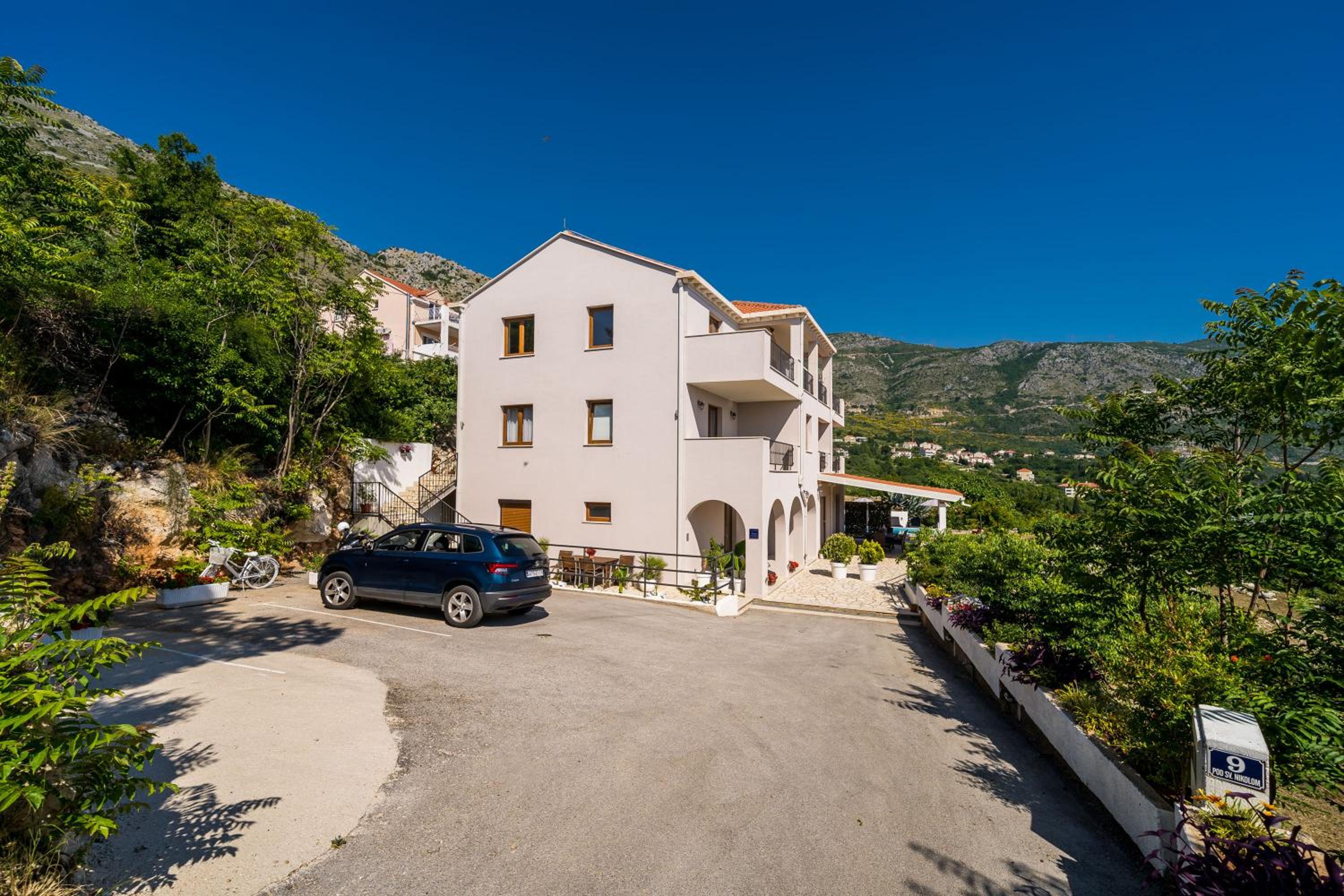 Apartments Villa Made 4U