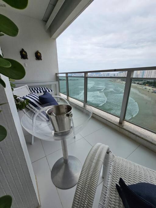 PÉ na Areia com Jacuzzi e Vista Incrível Para MAR!