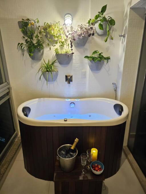 PÉ na Areia com Jacuzzi e Vista Incrível Para MAR!