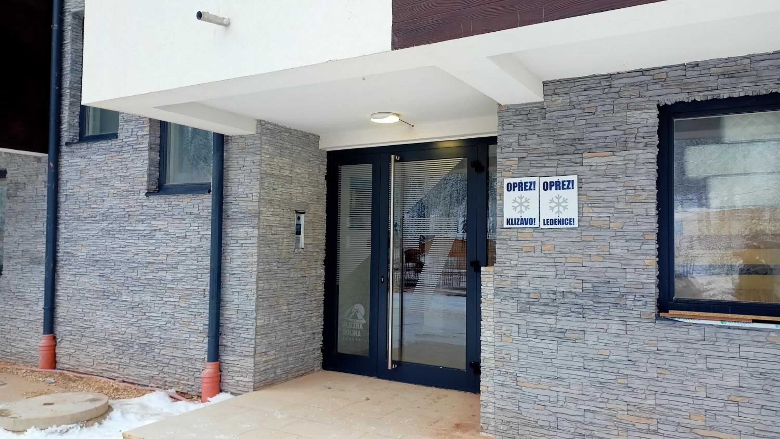 Hrast Apartman Šestosjed Trnovo