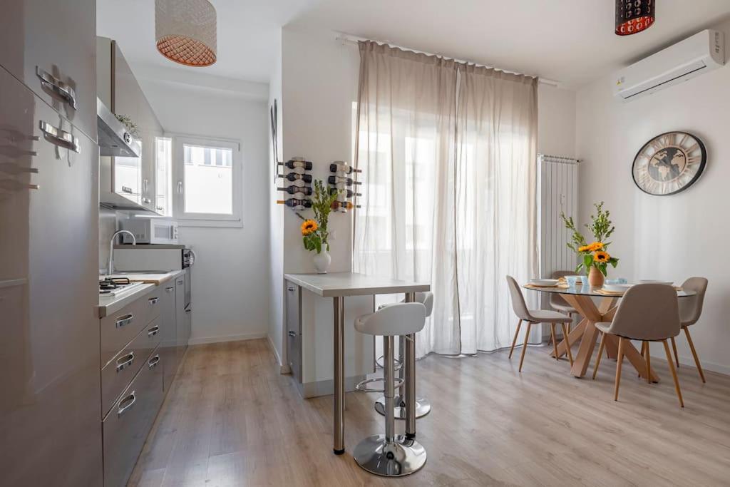 Cozy apartment 1 Min from new MM4 Argonne