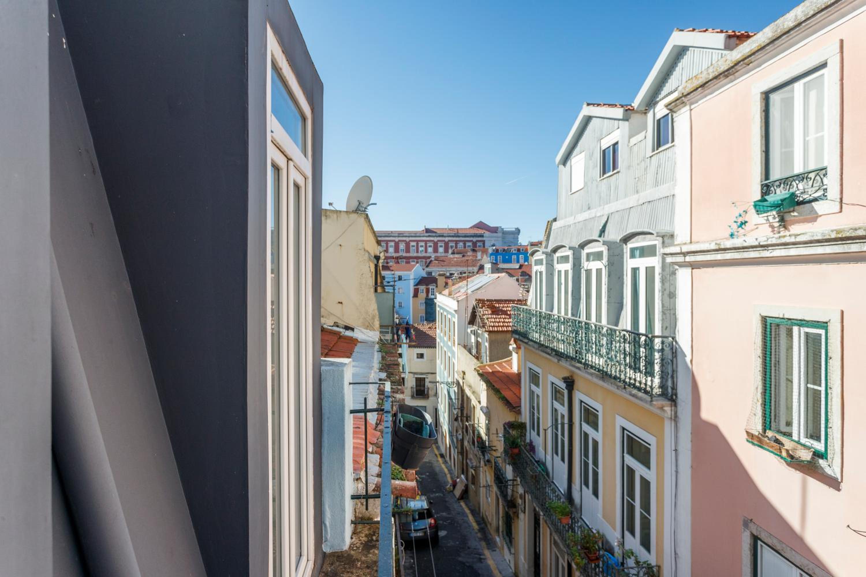 16 2 - Lisbon City Balcony view 4