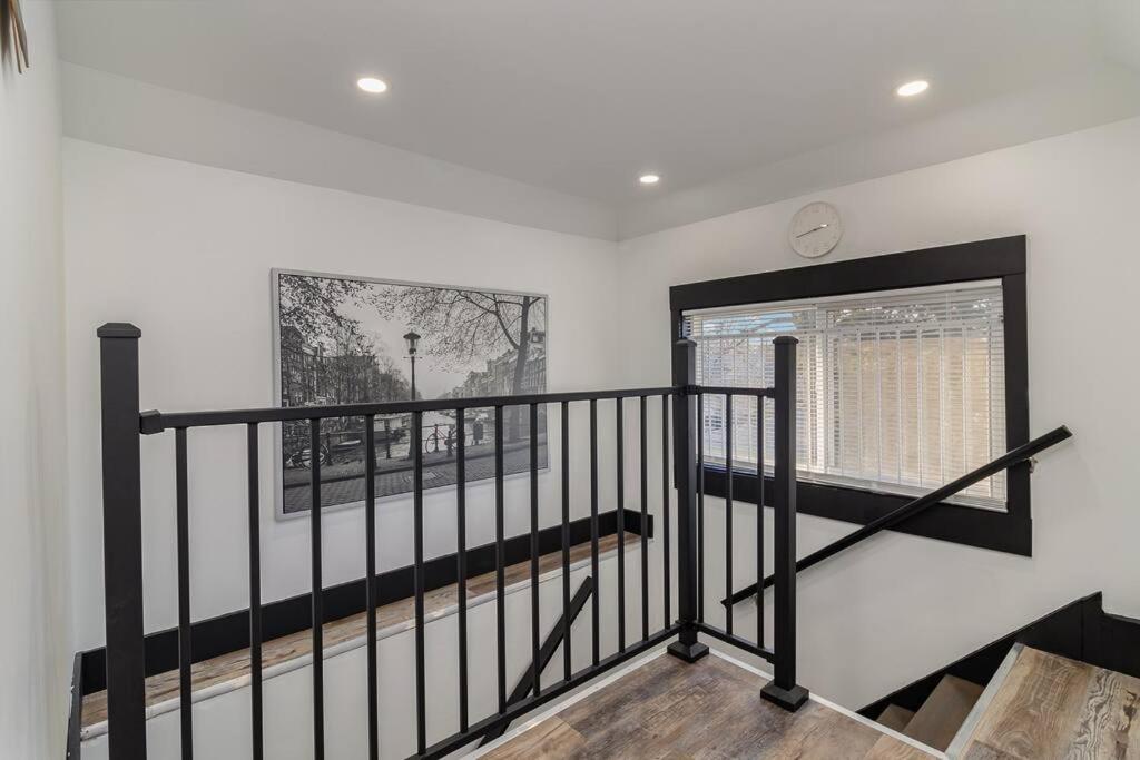Sand & Sun Retreat,2 Living Rooms, Kids Play Area view 4