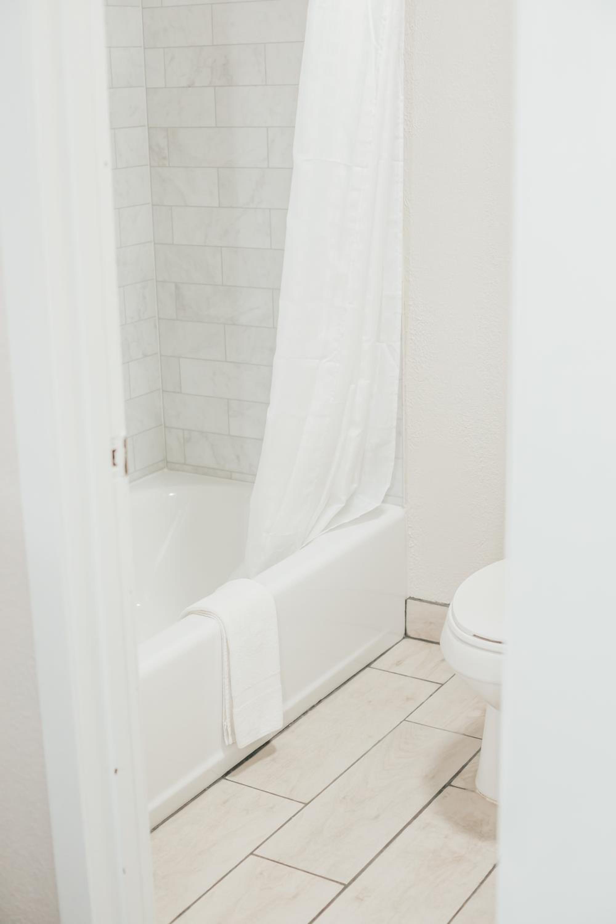 Victorian Inn & Suites