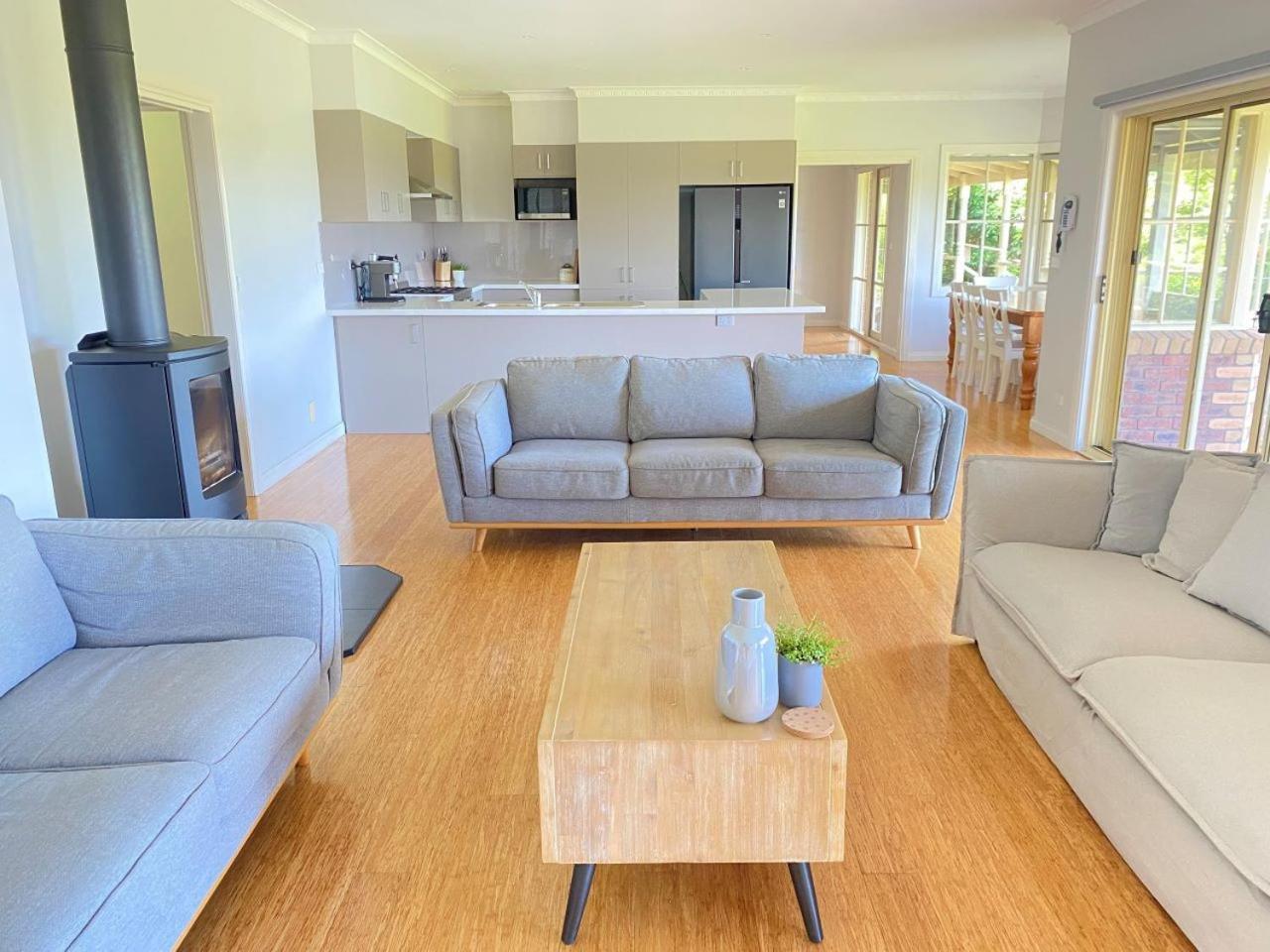 Farmhouse in the heart of wine country, 10 minutes to beach