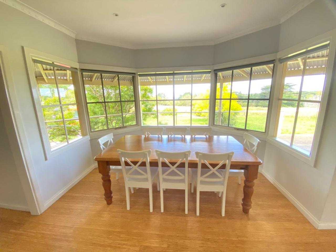 Farmhouse in the heart of wine country, 10 minutes to beach