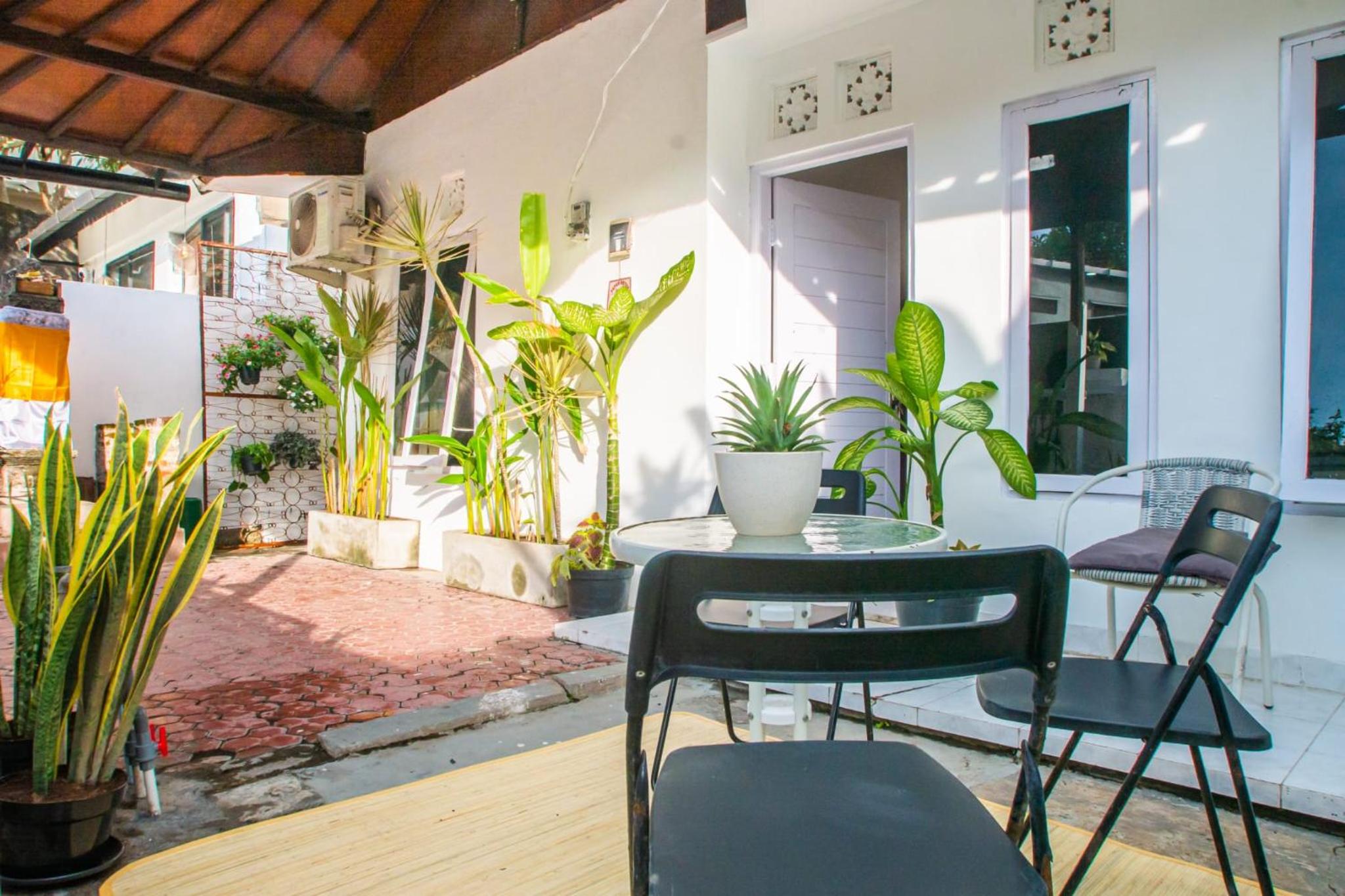Cozy Balinese House photo 2
