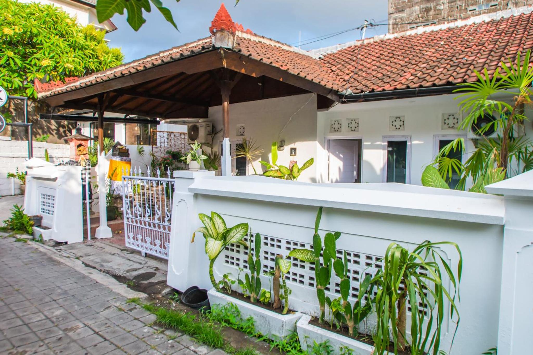 Cozy Balinese House
