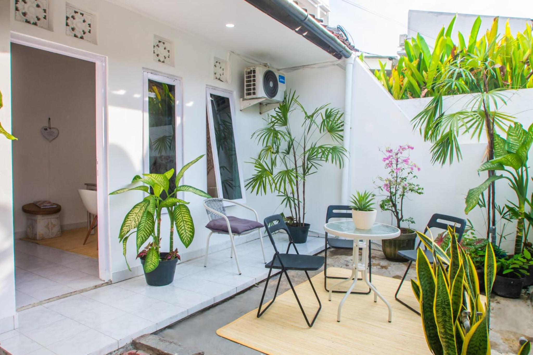 Cozy Balinese House photo 3