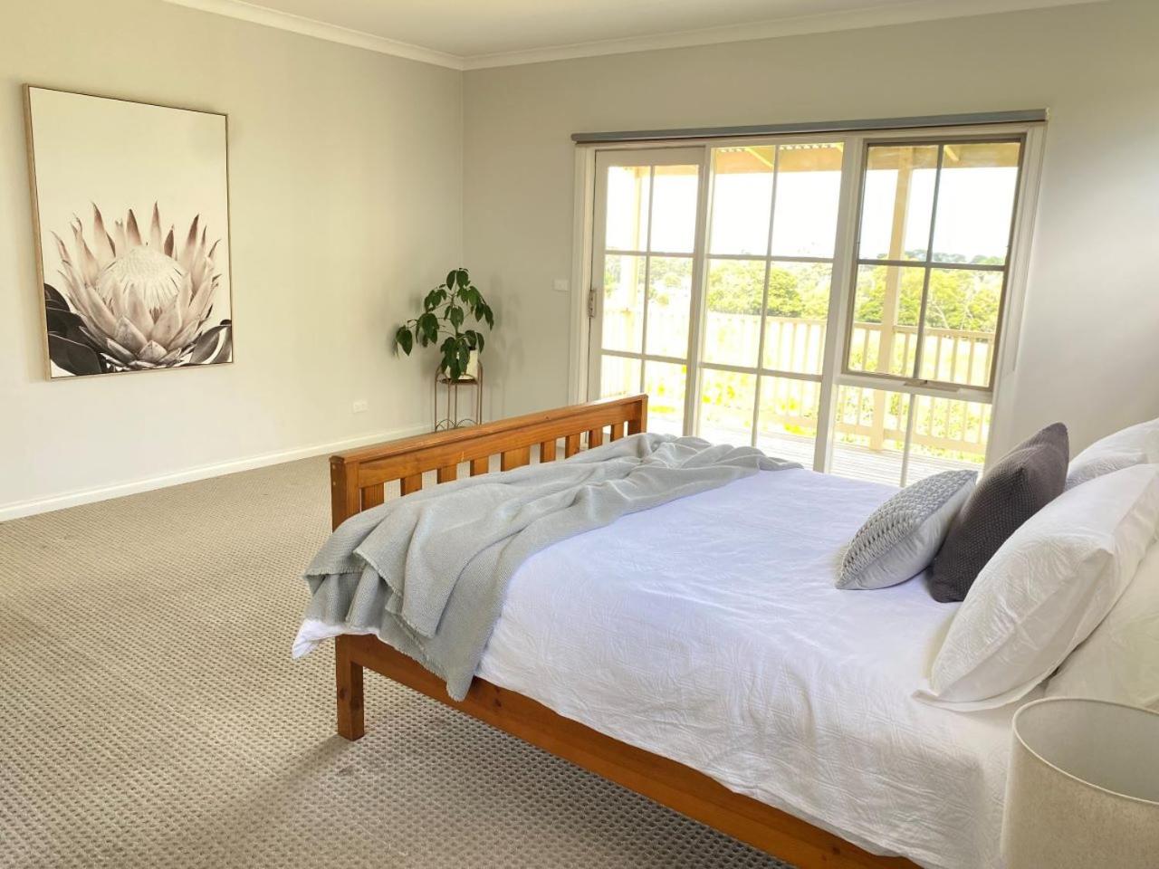 Farmhouse in the heart of wine country, 10 minutes to beach