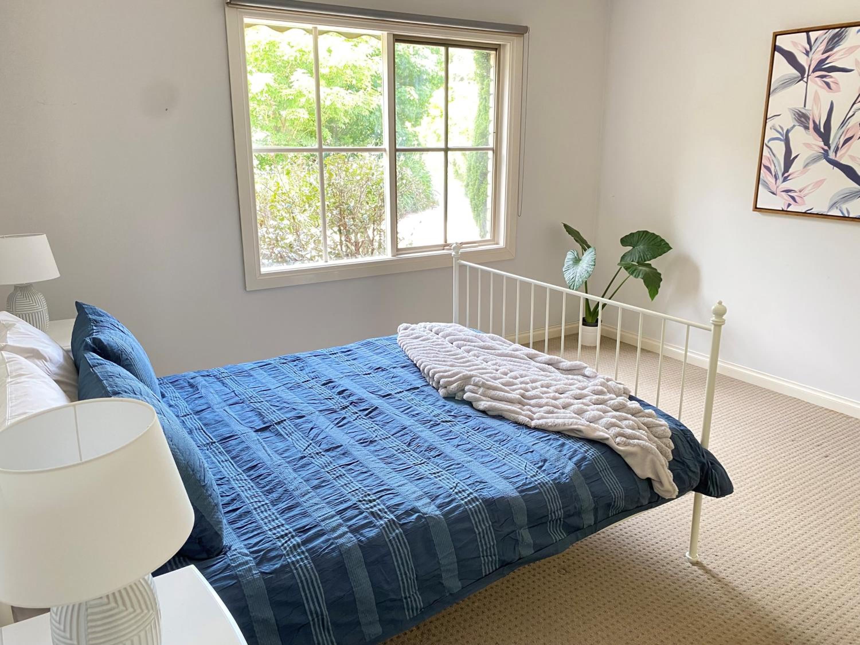 Farmhouse in the heart of wine country, 10 minutes to beach