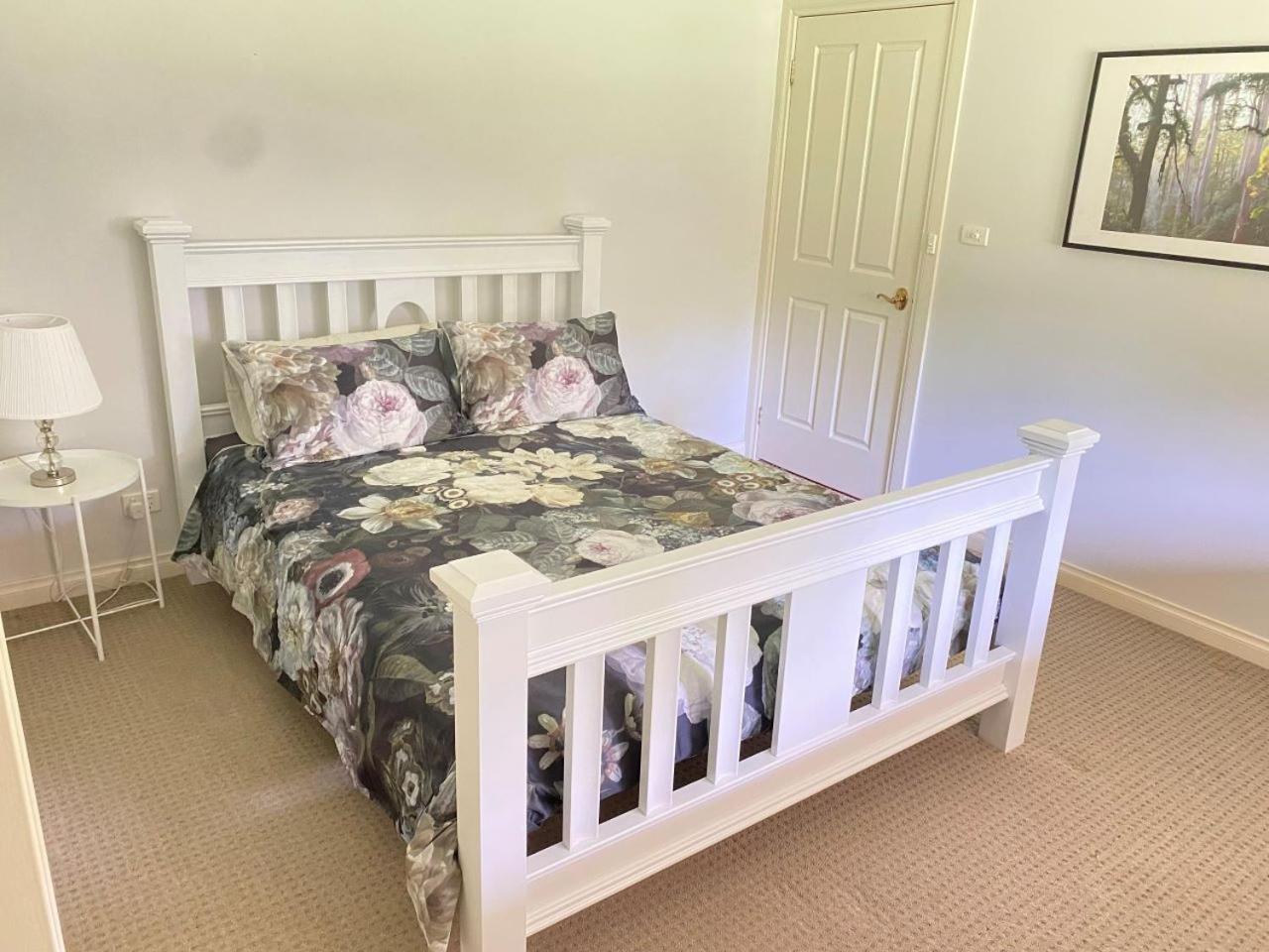 Farmhouse in the heart of wine country, 10 minutes to beach