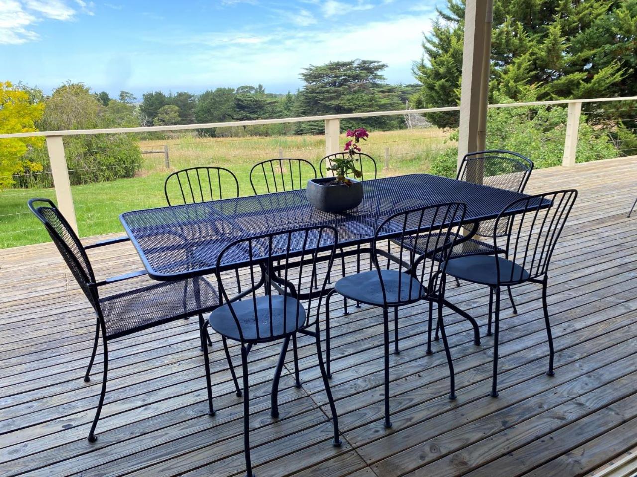 Farmhouse in the heart of wine country, 10 minutes to beach