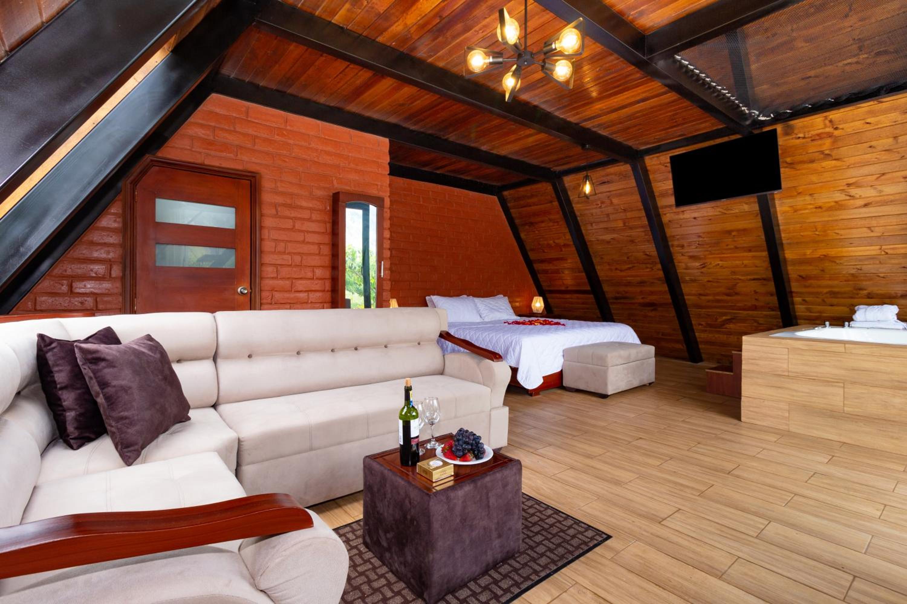 Glamping Guaytambos Lodge