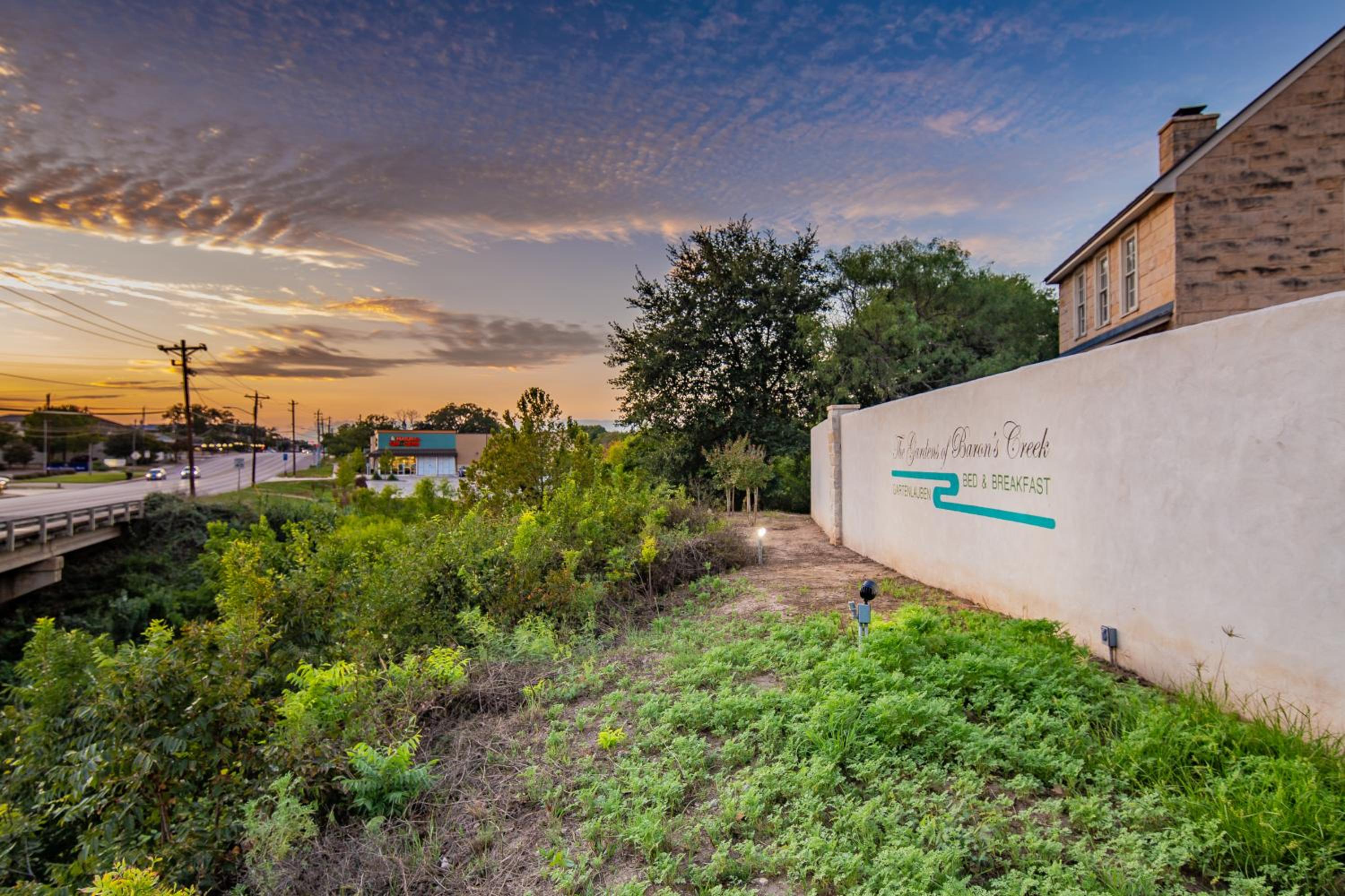 Hotel The Gardens of Barons Creek Unit B - Image 1