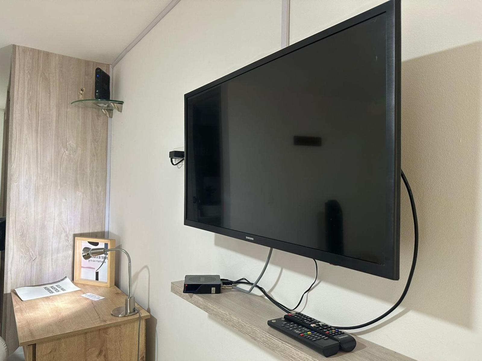 loft cerca a laureles, WIFI, cerca metro y GUARDA EQUIPAJE GRATIS!!