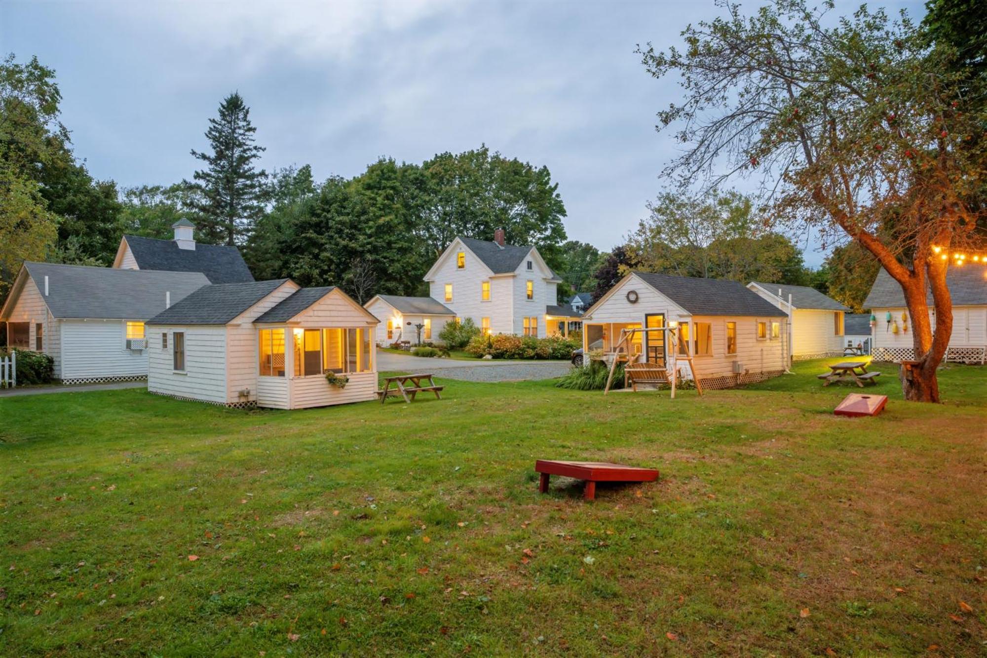 Bar Harbor Cottages & Suites view 2