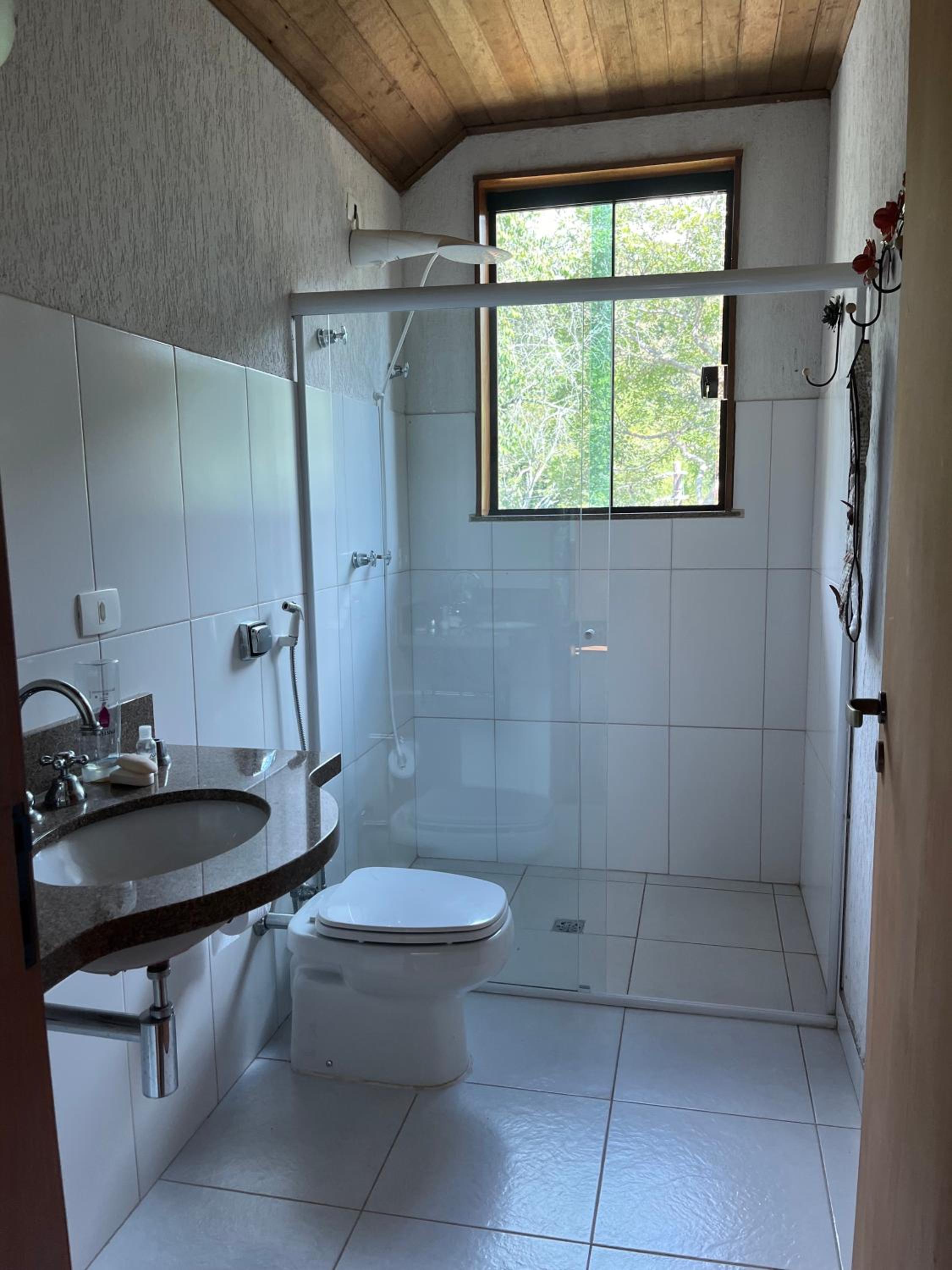 Mansão em Santo Antônio do Pinhal com 4 suítes, Wi-FI, churasqueira, casinha na árvore, bilhar e tênis de mesa