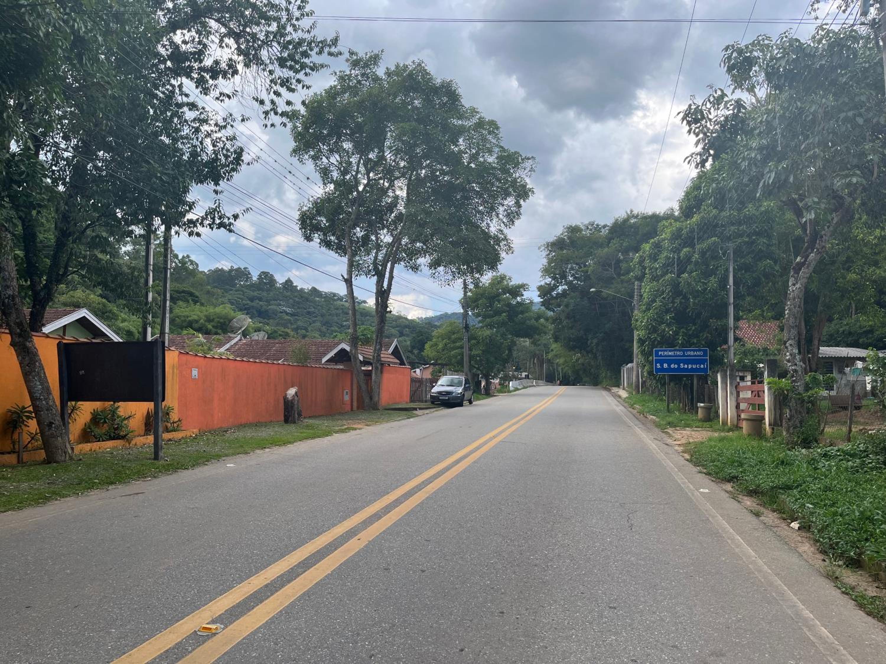 Mansão em Santo Antônio do Pinhal com 4 suítes, Wi-FI, churasqueira, casinha na árvore, bilhar e tênis de mesa