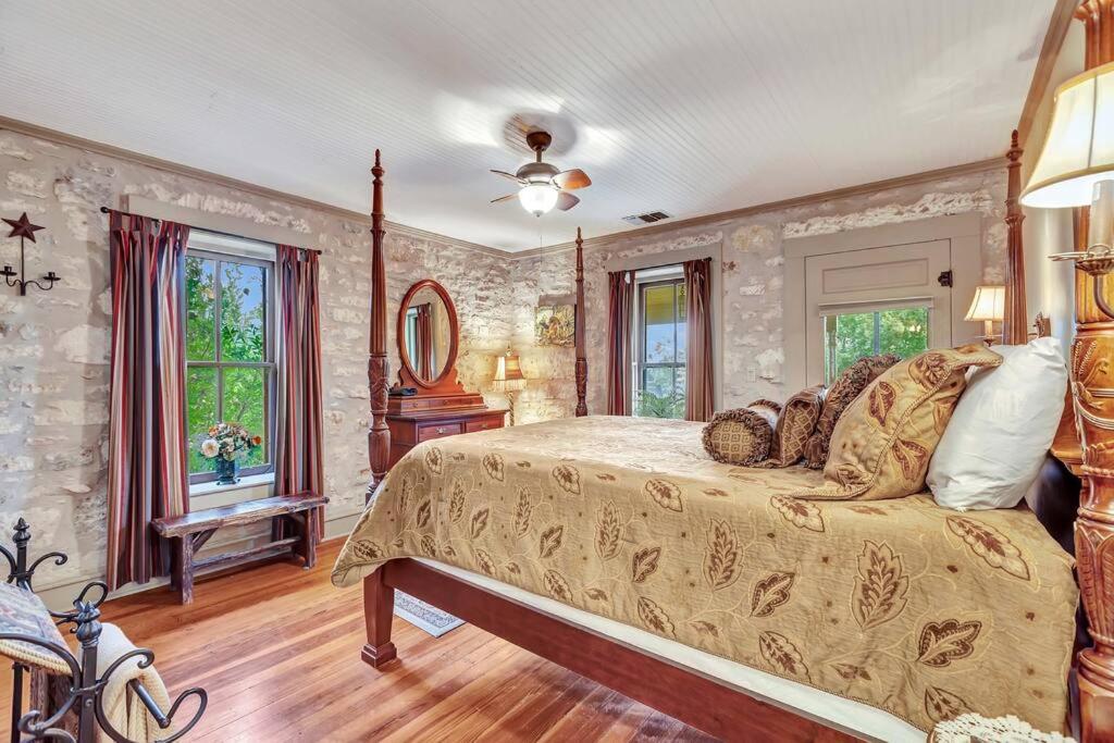 The Rock House Hideaway