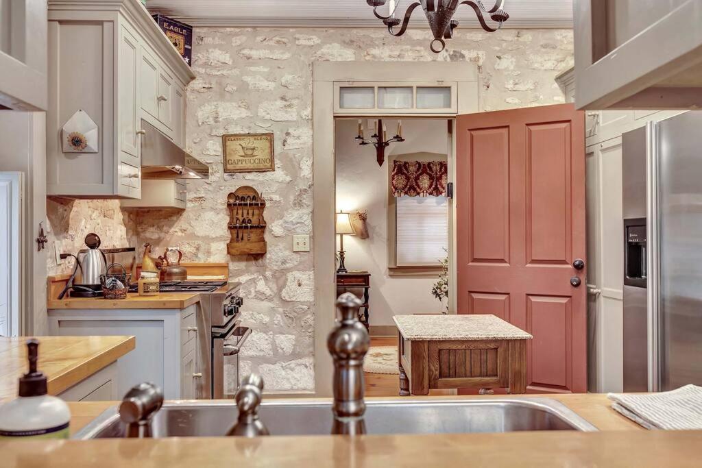 The Rock House Hideaway