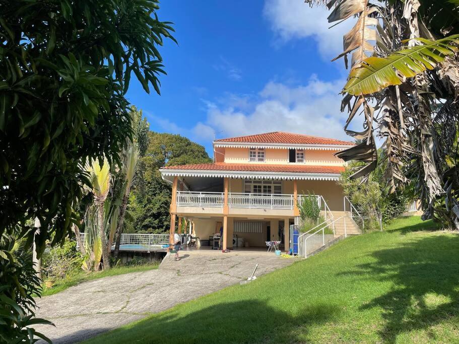 Studio Rez de villa avec piscine