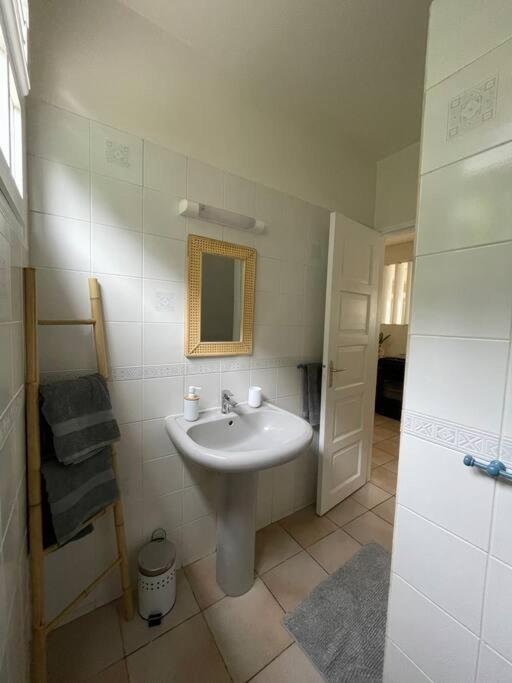 Studio Rez de villa avec piscine