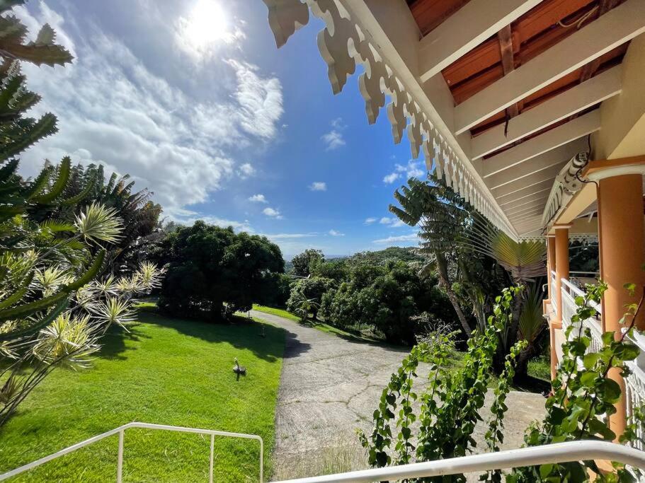 Studio Rez de villa avec piscine