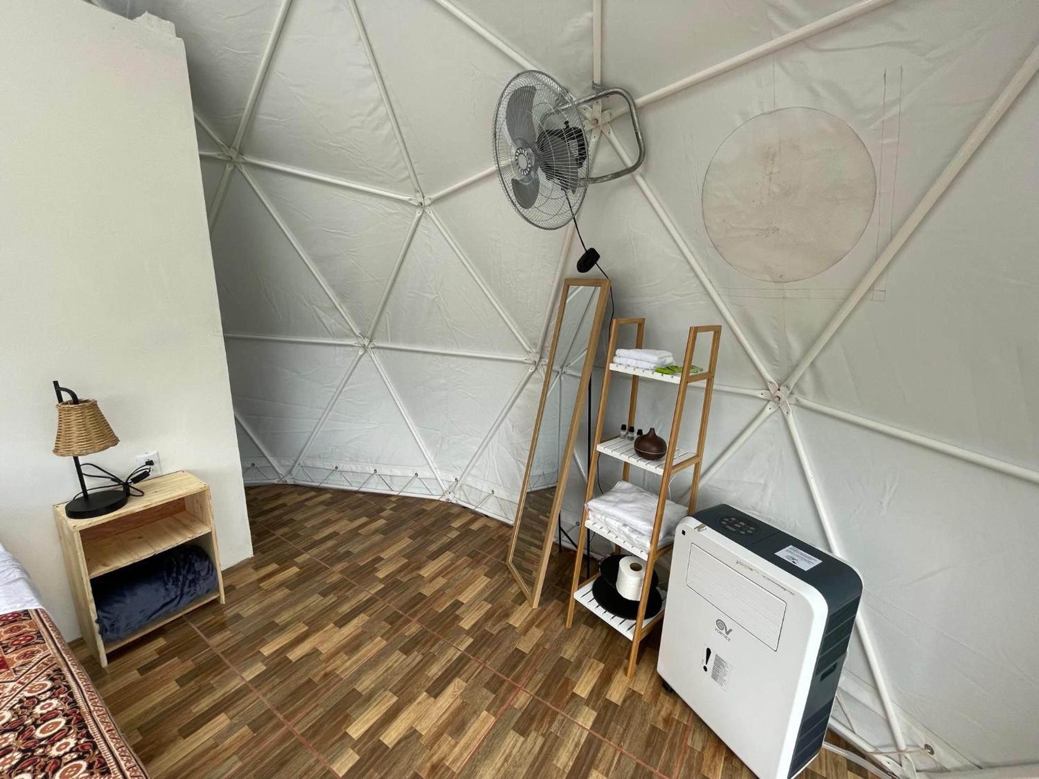 La Comarca River Glamping Dome near Manuel Antonio