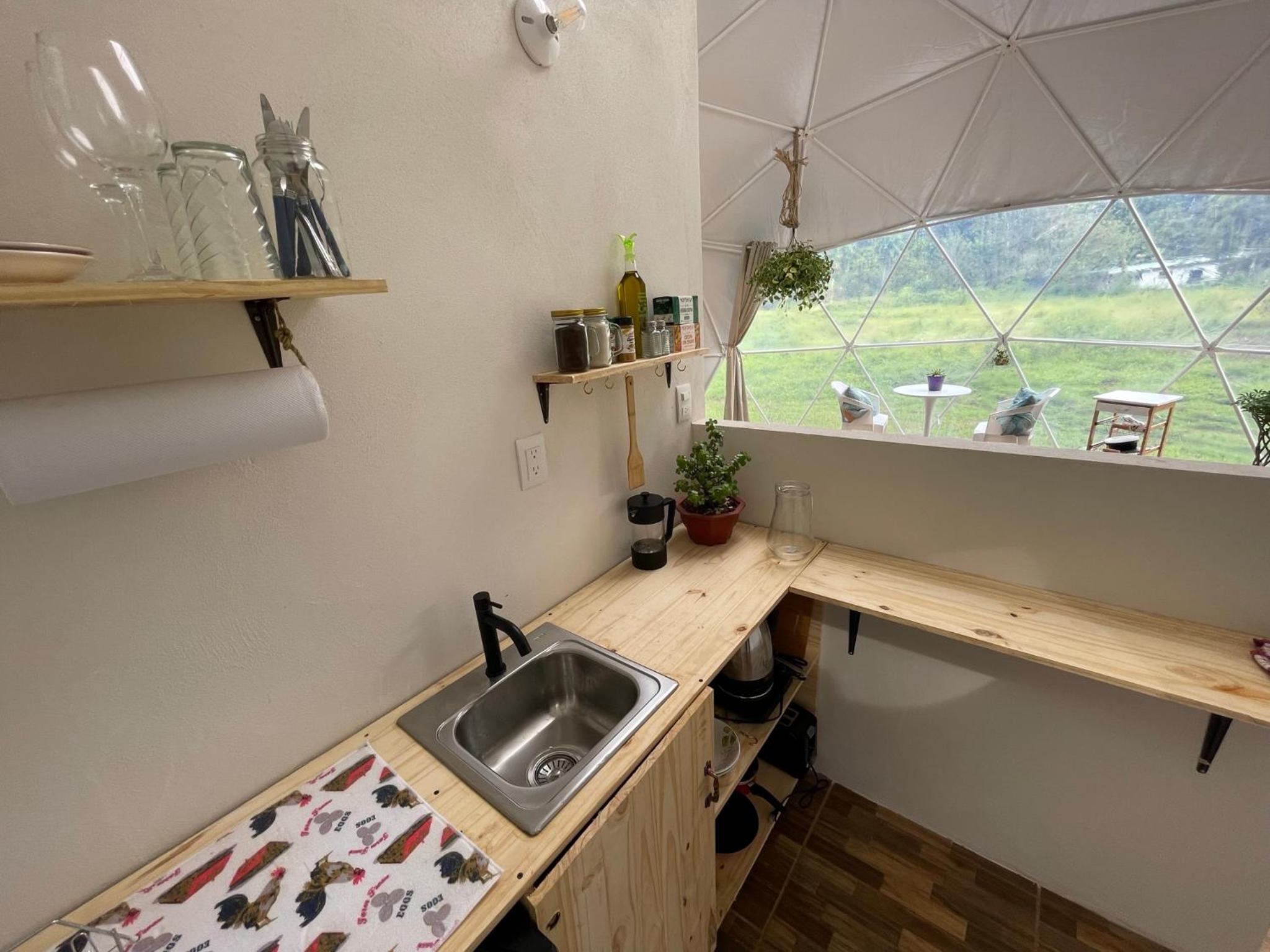 La Comarca River Glamping Dome near Manuel Antonio