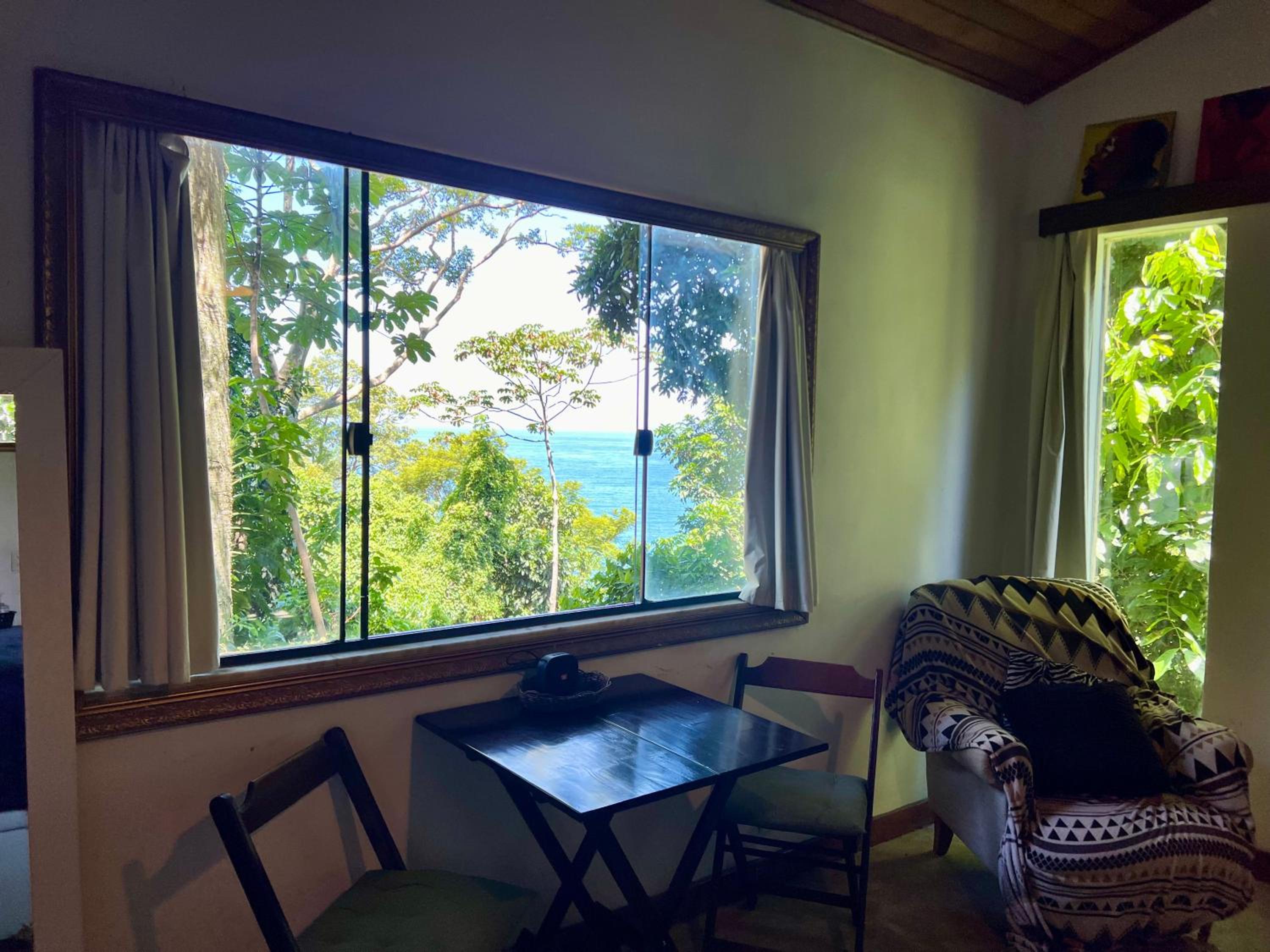 Amazing forest House in the city! Private guest suite - double studio room
