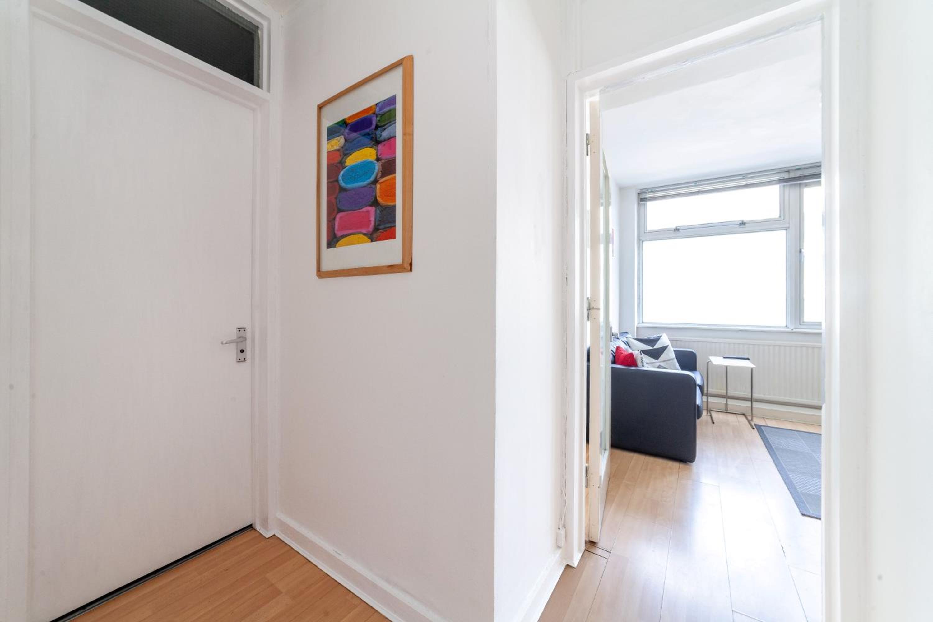 Shiny 1BR Flat in Fitzrovia, 2 min to Tube