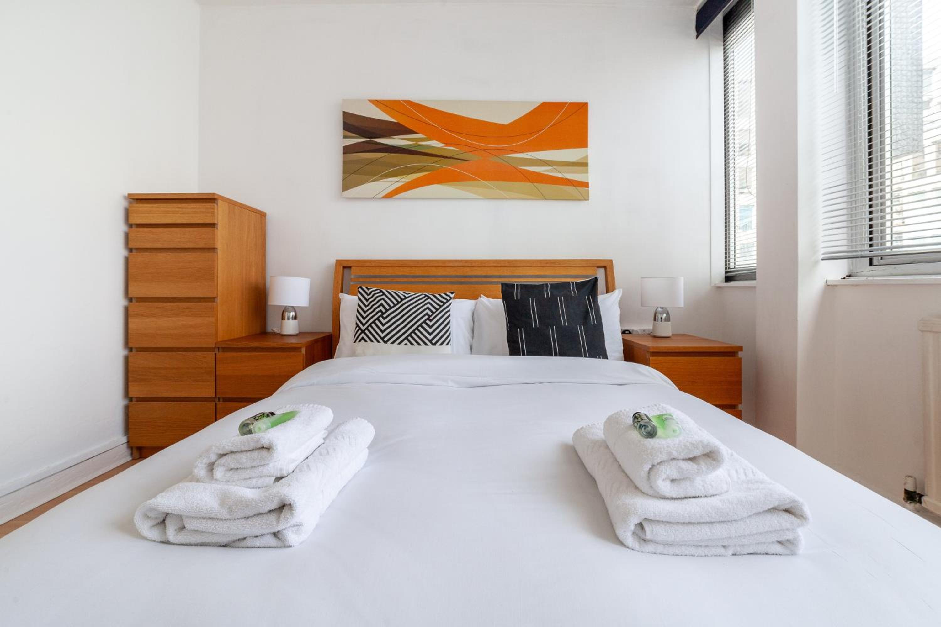 Shiny 1BR Flat in Fitzrovia, 2 min to Tube