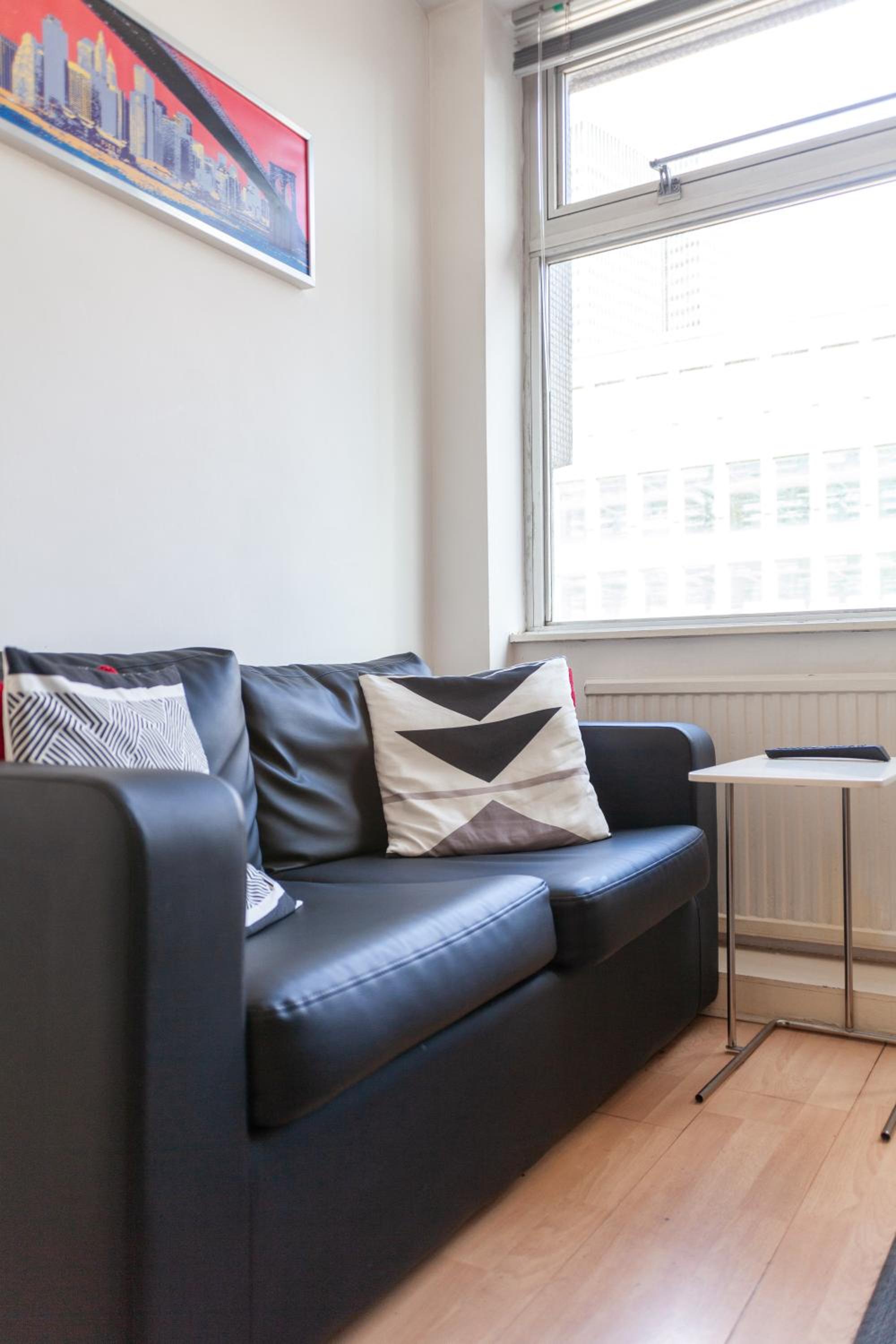 Shiny 1BR Flat in Fitzrovia, 2 min to Tube