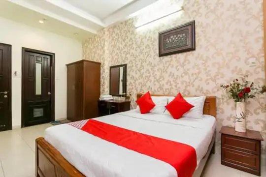 Hoàng Yến Nhi Hotel - 36 Đ. Số 51, Gò Vấp - by Bay Luxury