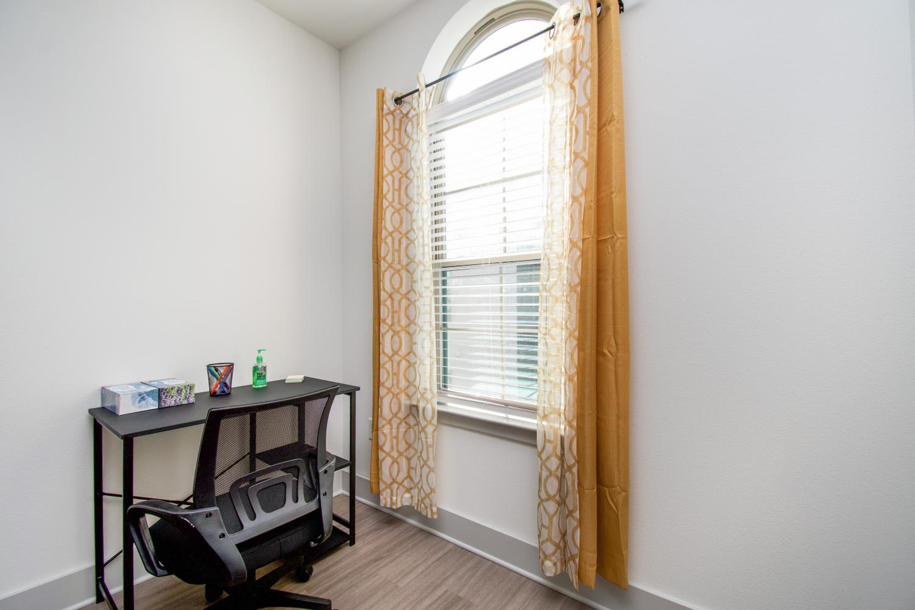 Luxurious & Spacious 1BR view 3