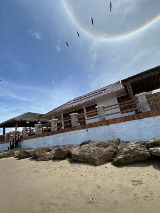 Hermosa Villa frente al mar