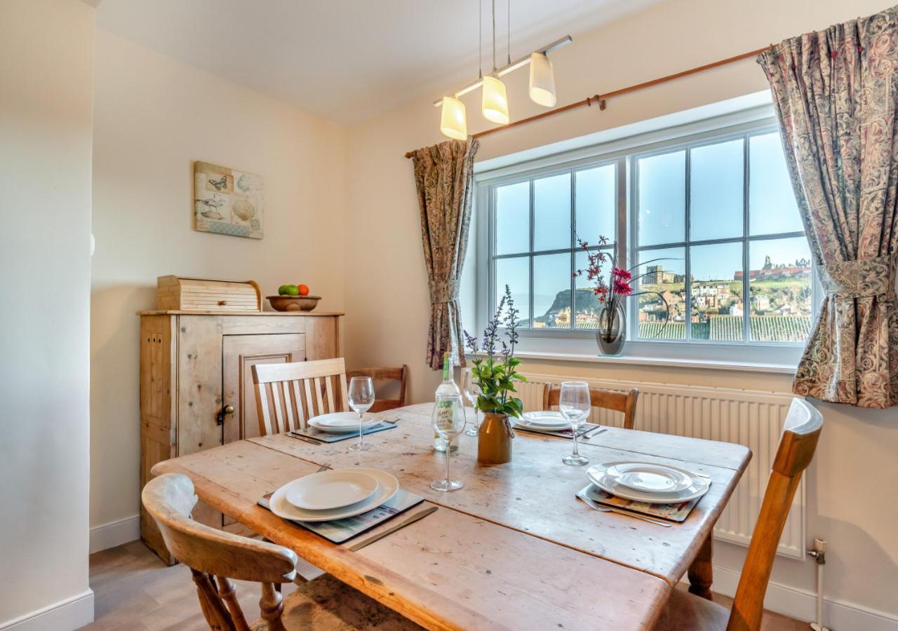 2 Bed in Whitby oc-w010