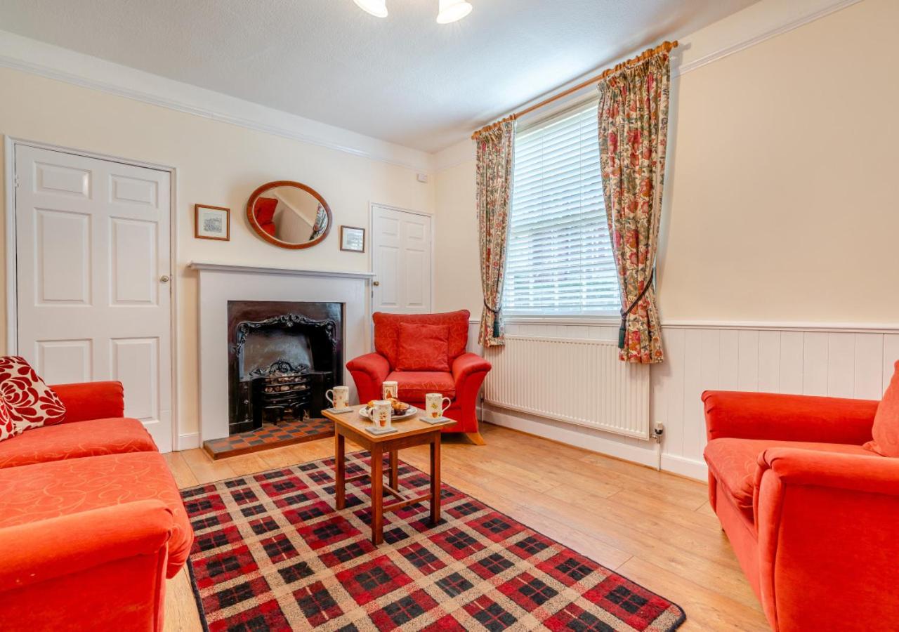 2 Bed in Whitby oc-w010