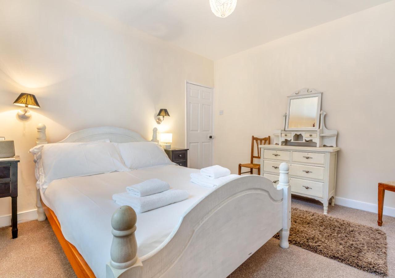 2 Bed in Whitby oc-w010