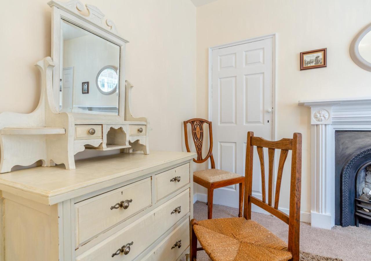 2 Bed in Whitby oc-w010