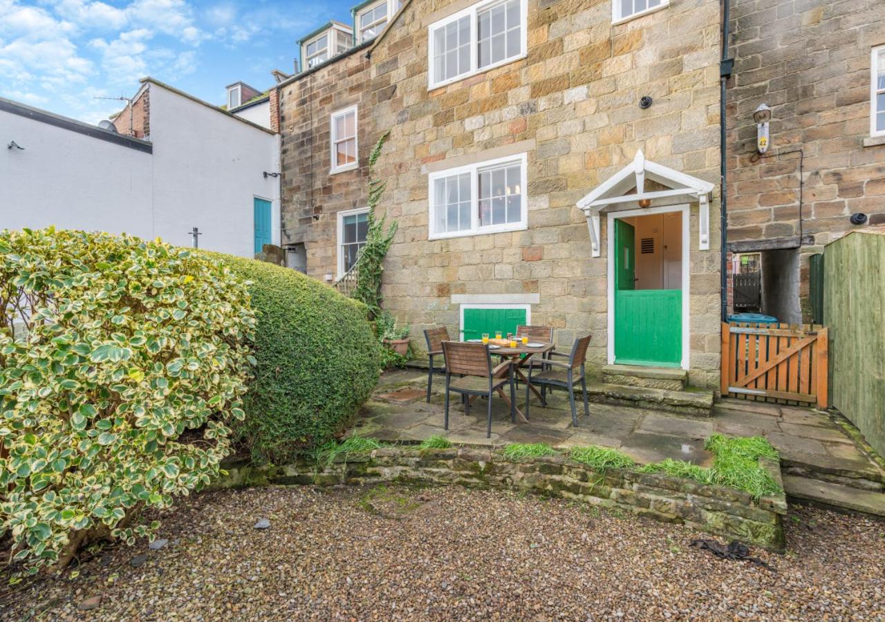 2 Bed in Whitby oc-w010