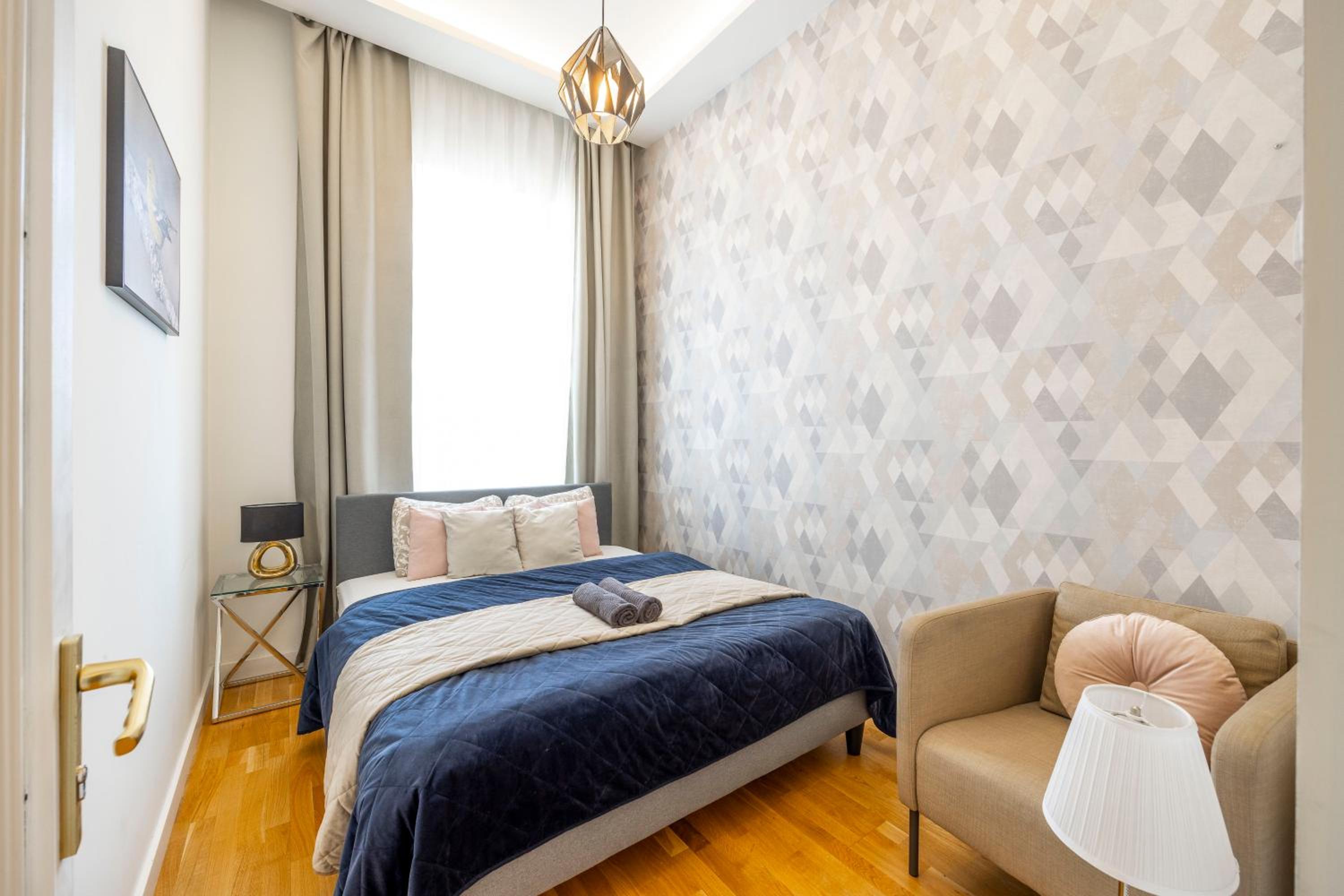 Luxury Quentin Apartment 3 BEDRM, 2 BATHRM view 2