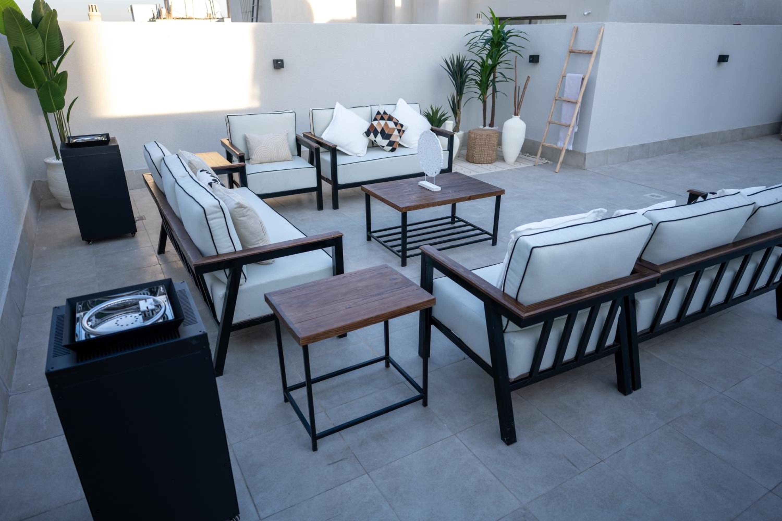 Luxury Apartment 3 Bedroom & Rooftop, Irqah Riyadh