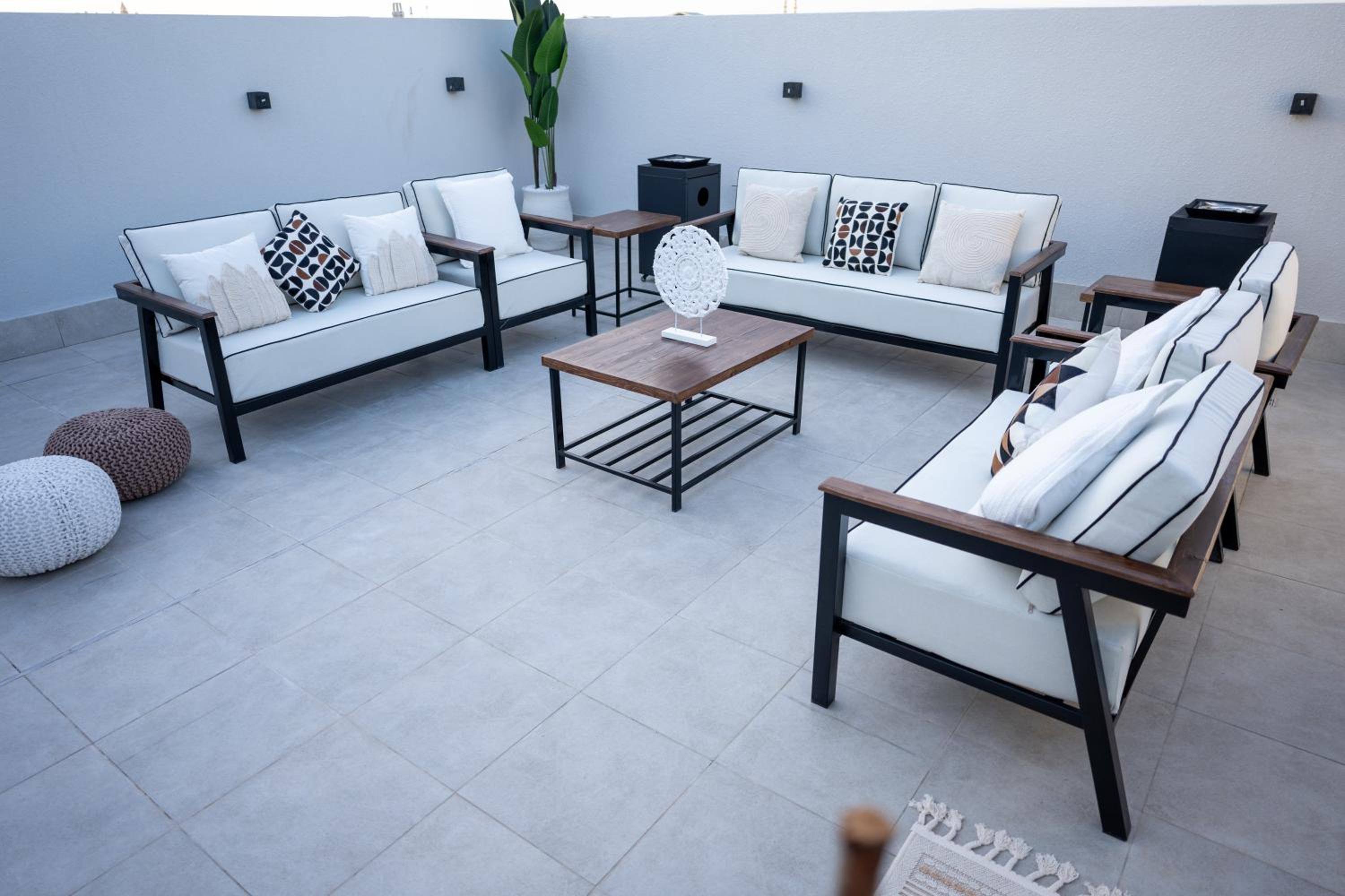 Luxury Apartment 3 Bedroom & Rooftop, Irqah Riyadh