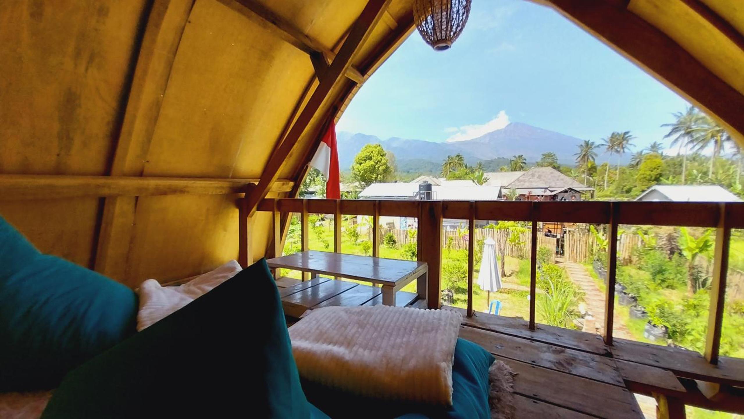 Raturinjani homestay