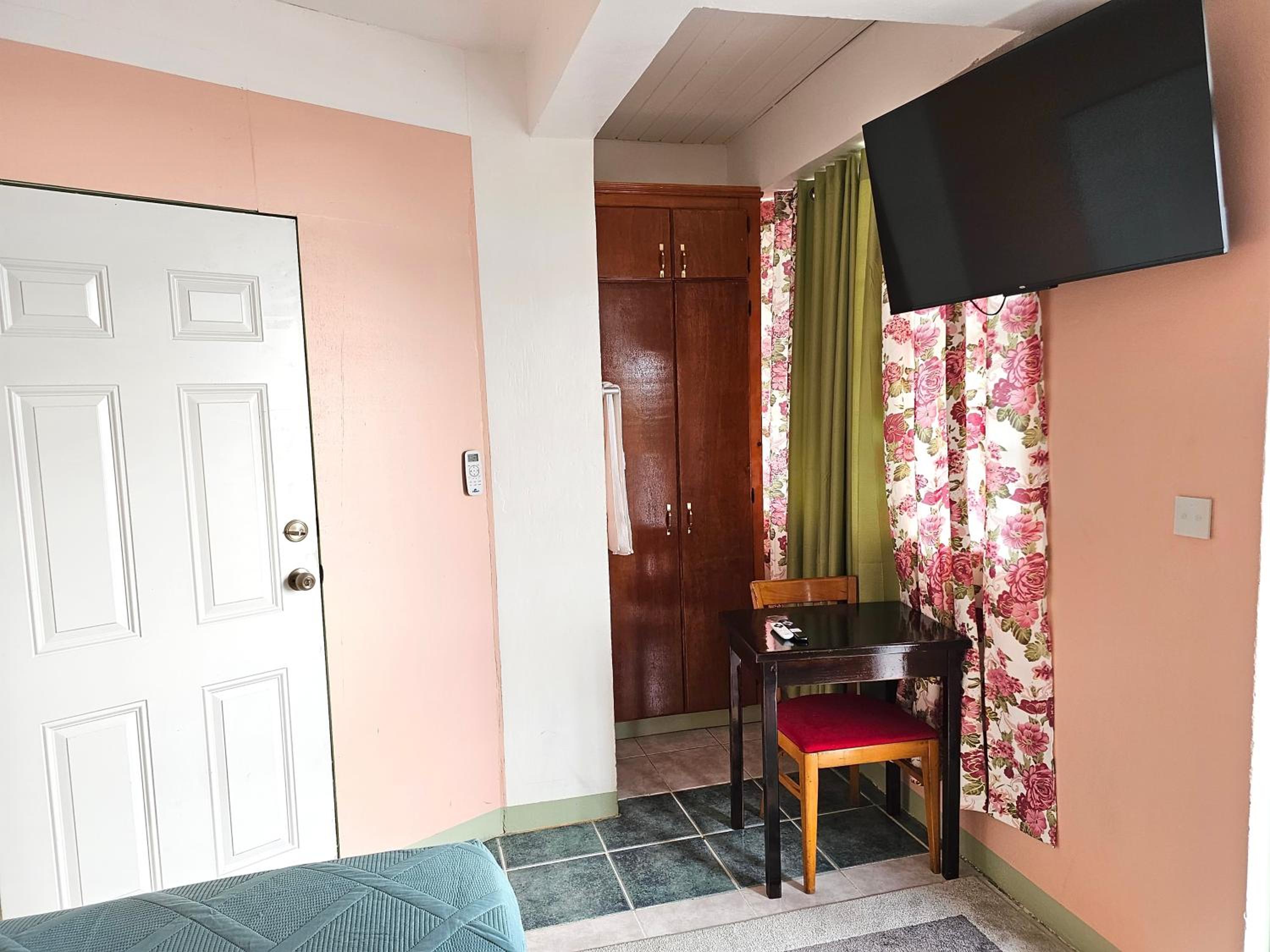C&M Suites view 3