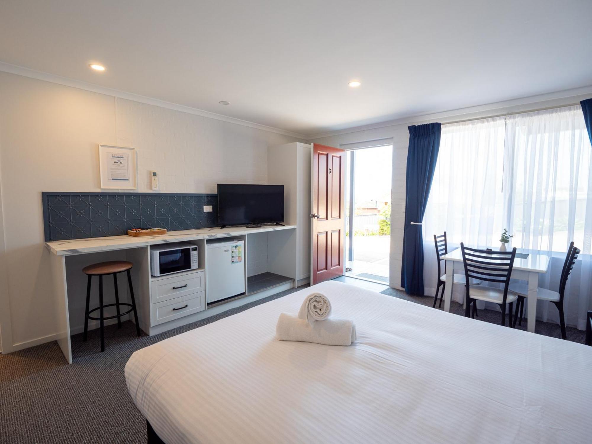 Heritage House Motel & Units