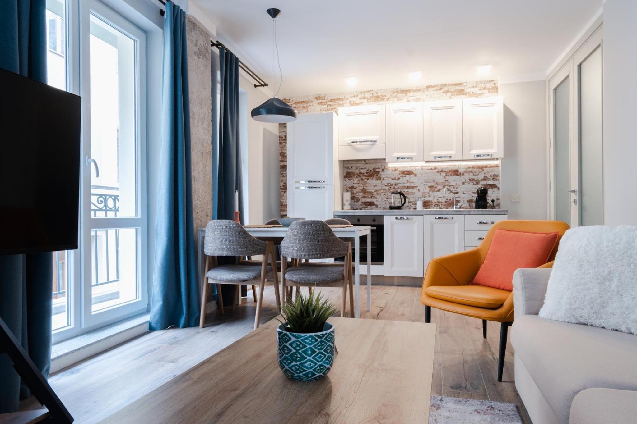 8th Hill Apartments
